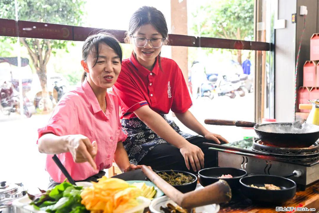全网追的“扁担女孩”，找了一份暑假工，时薪12元 - 怀化生活资讯 - 怀化28生活网 hh.28life.net